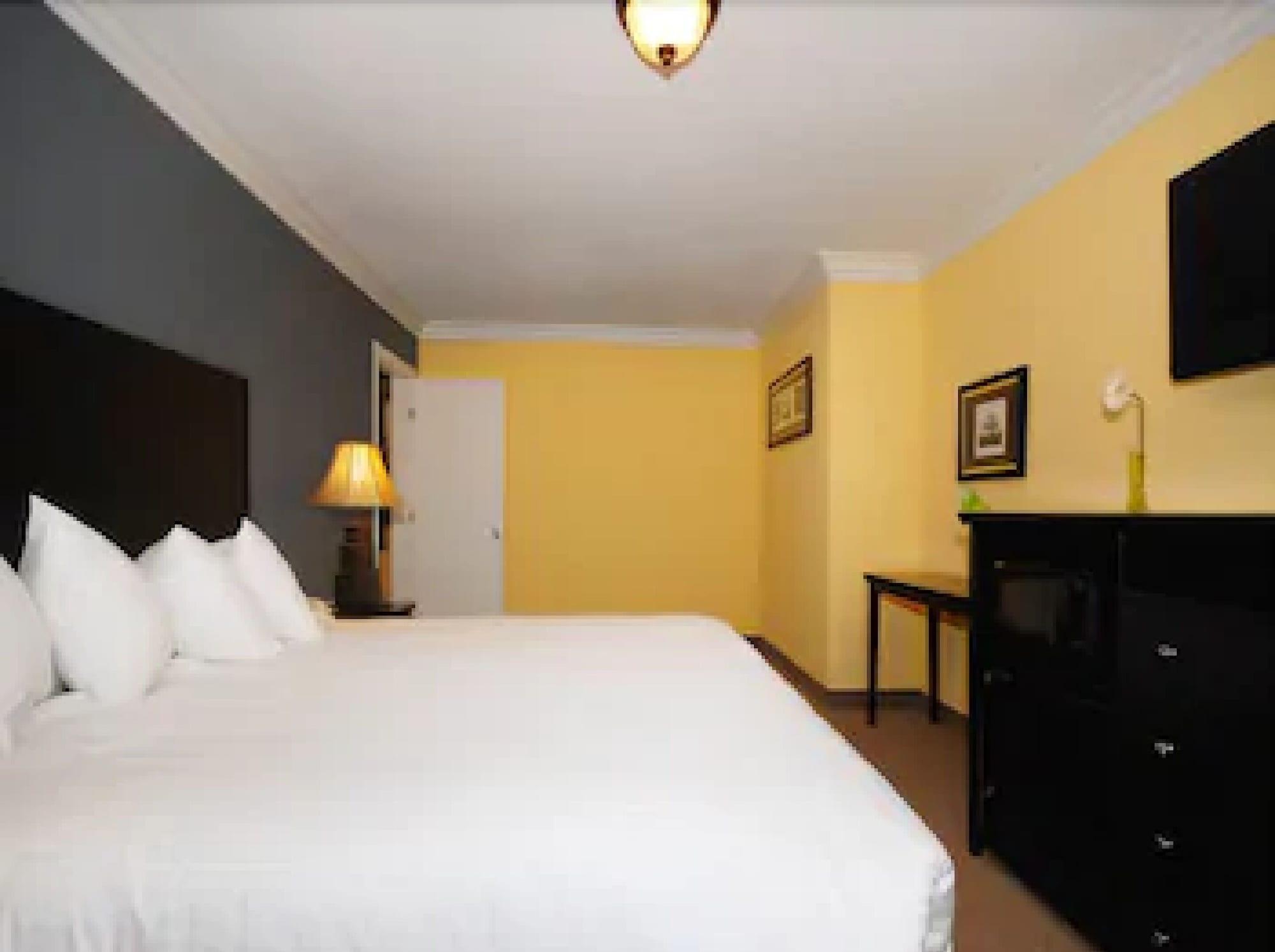 Solaire Inn & Suites Santa Maria  Δωμάτιο φωτογραφία